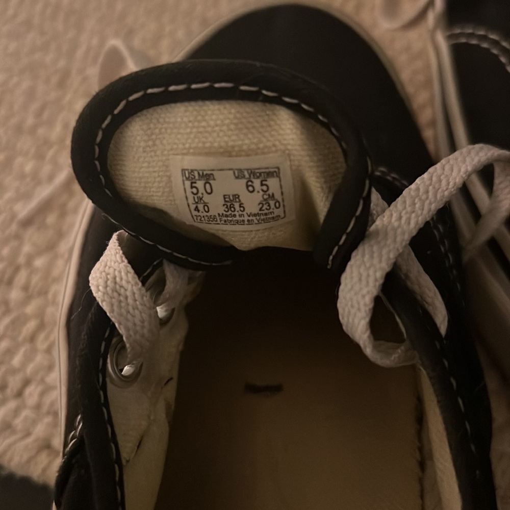 Authentic Van’s - Picture 3 of 4